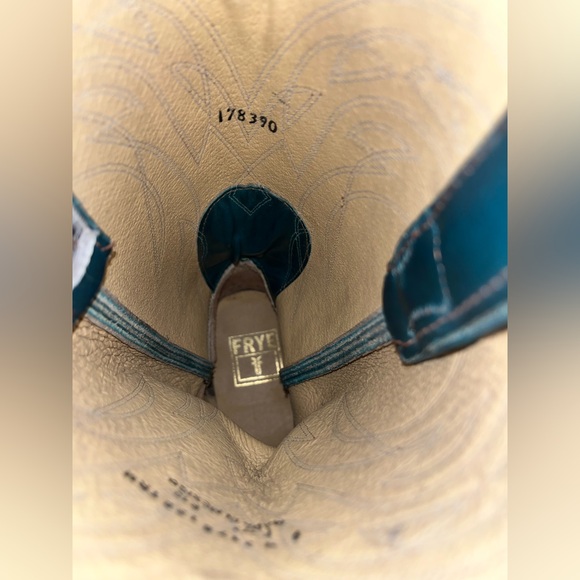 FRYE Billy Harness Turquoise/Multi Leather Western Cowgirl Boots
Women's Size 9 - Picture 13 of 13